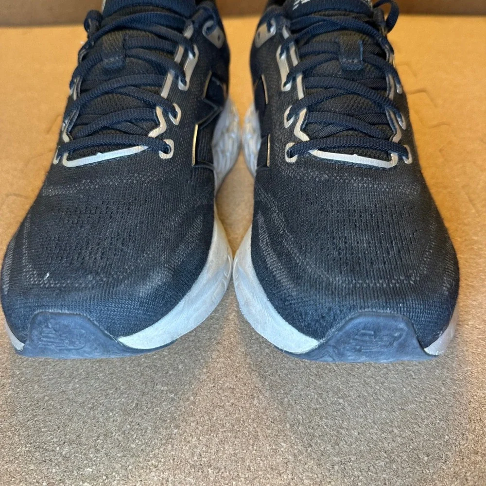 New Balance Fresh Foam 680v8 Womens Running Shoes Black White W680LK8 Size 8D